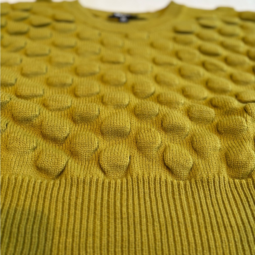 NWT - Hera Collection Checkerboard Cropped Sweater - Size Medium. - Picture 8 of 13
